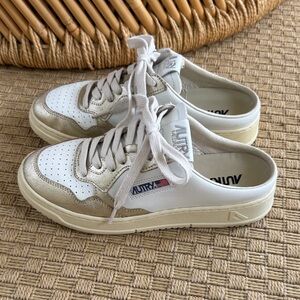 Autry Medalist White Sneakers with Metallic Gold Accents 39